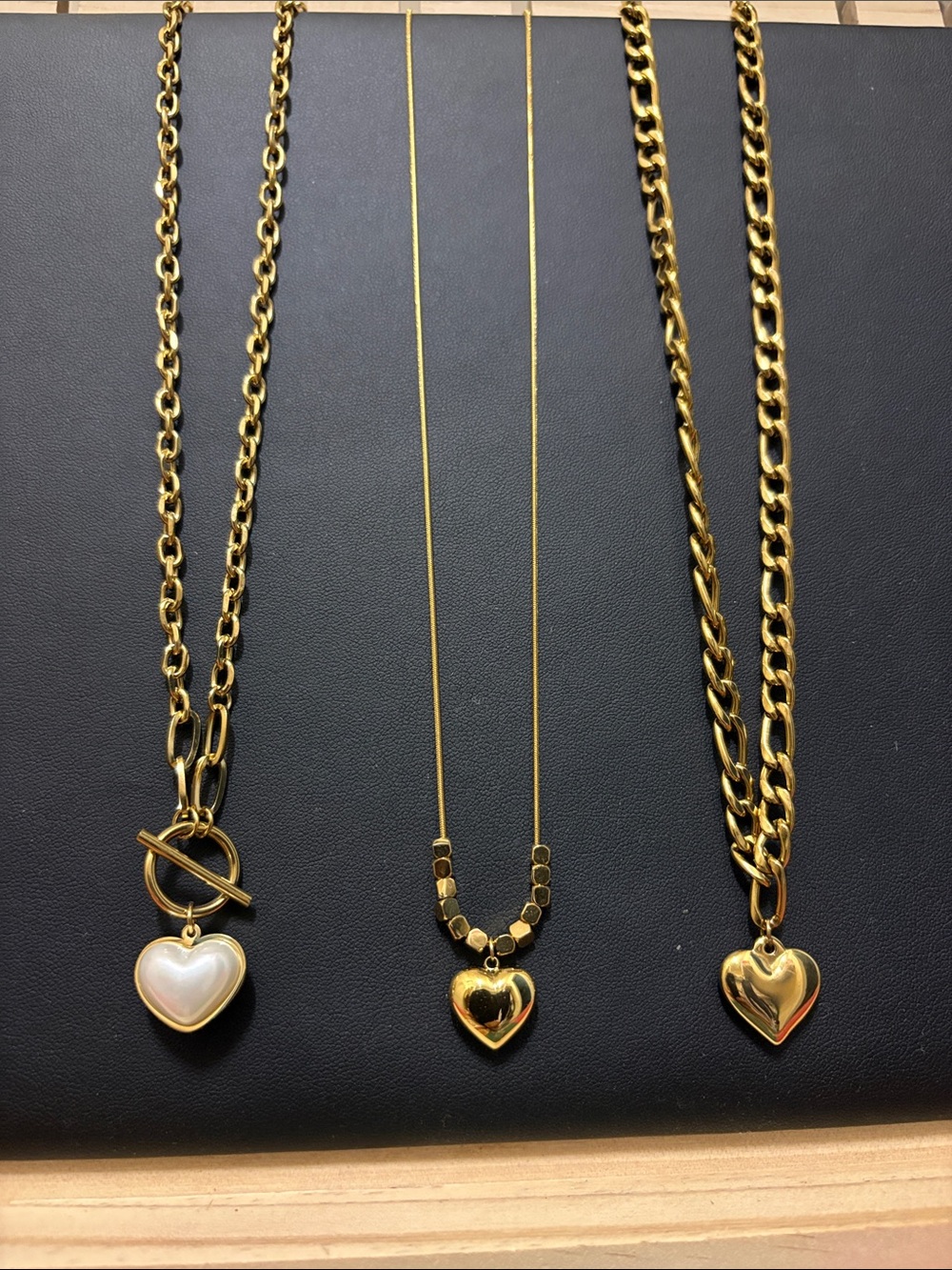 Stainless steel Gold-Tone Heart Pendant Necklaces  3️⃣